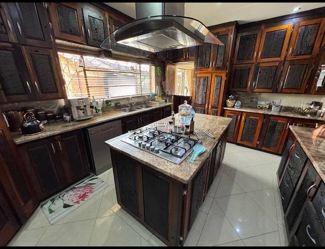 4 BEDROOM HOUSE FOR SALE IN ESTHER PARK